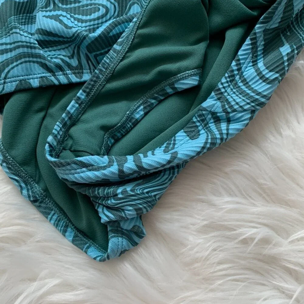 NIKE SWIM Women's Swirl Scoop Neck One-Piece Swimsuit in Green/Blue Sz MEDIUM - Picture 6 of 9